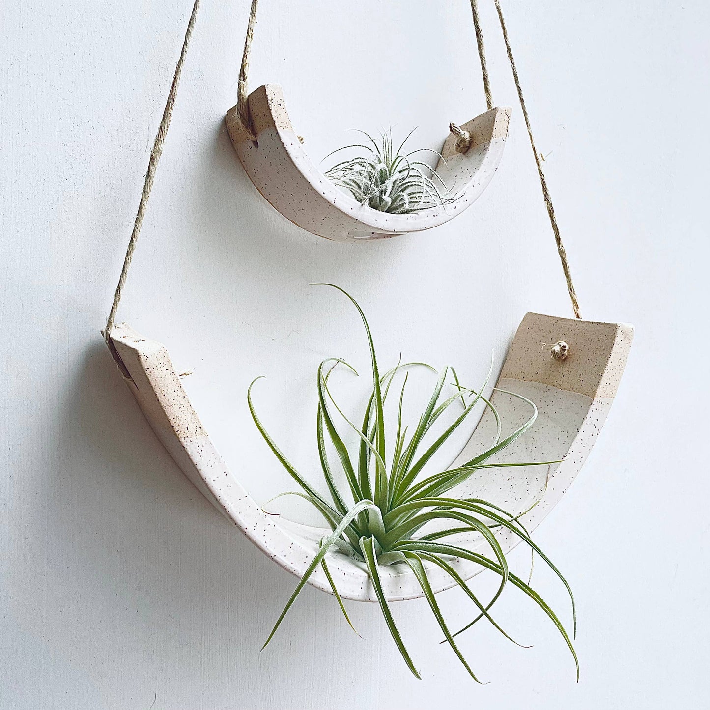 Hanging Ceramic Air Plant Cradle Gloss White Speckled Buff